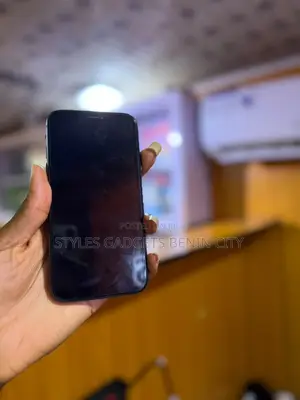 Apple iPhone 11 64 GB Black
