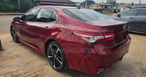 Toyota Camry 2018 Red