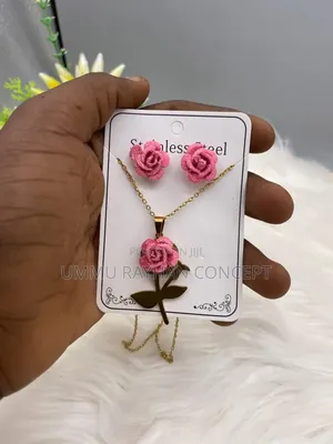 Female Necklace R