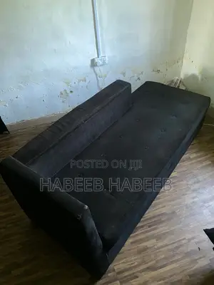 3 Seater Couch With Pillows