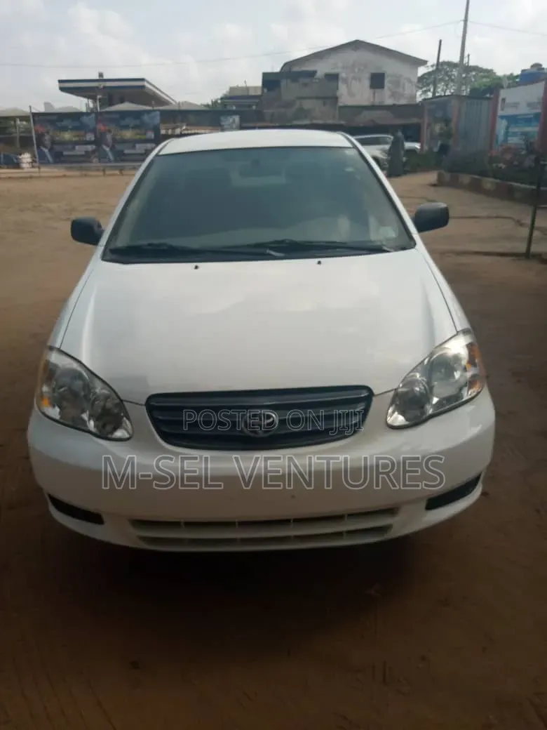 Toyota Corolla LE 2004 White