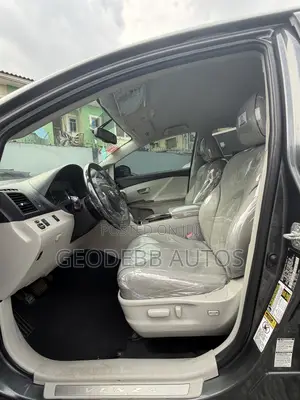Toyota Venza AWD 2010 Gray