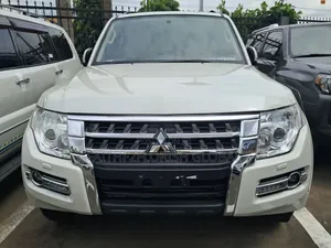 Mitsubishi Pajero 2019 White