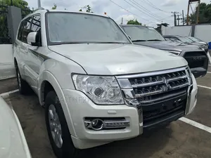 Mitsubishi Pajero 2019 White