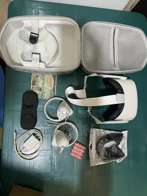 Oculus Quest 2 With Headset, Carry Case and Controller 256gb