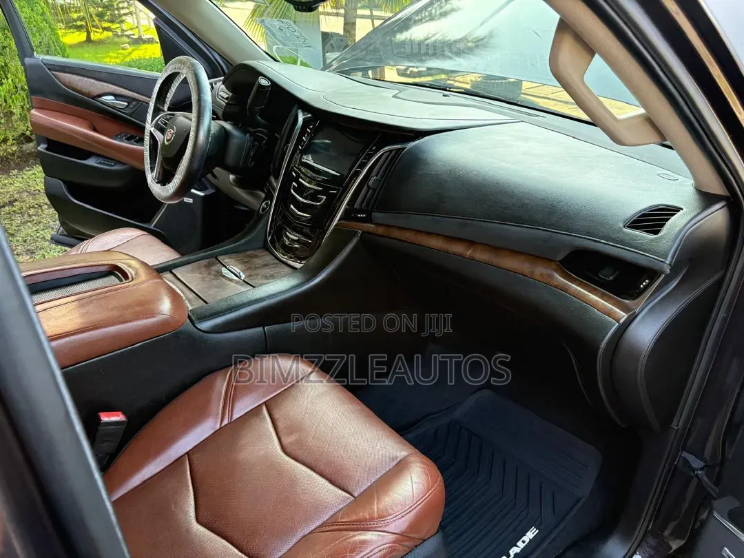 Cadillac Escalade ESV 2015 Black
