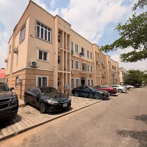 3bdrm Apartment in Garki for sale