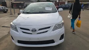 Toyota Corolla 2011 White