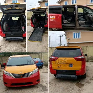 Toyota Sienna 2015 Red