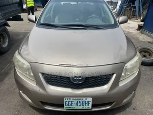 Toyota Corolla 2009 Gold
