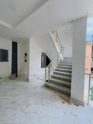 3bdrm Apartment in Gbagada for sale