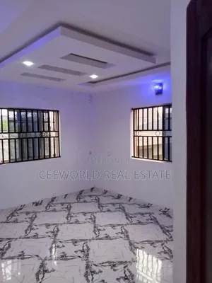 3bdrm Apartment in Main Oluyole Estate for rent
