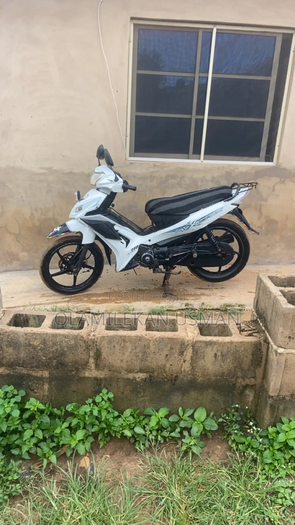 TVS Neo NX 2025 White