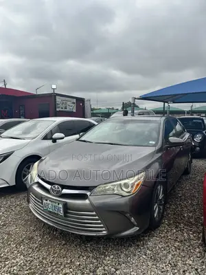Toyota Camry 2016 Gray