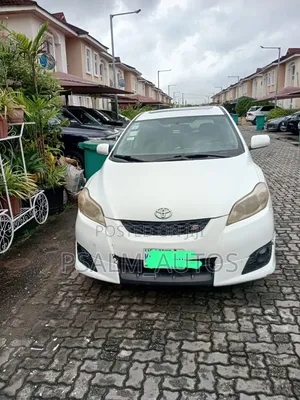 Toyota Matrix 2010 White