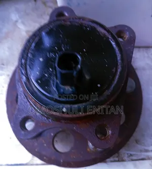 Toyota Camry Rear Hub (Follow Come)