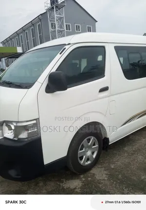 Toyota HiAce 2014 White