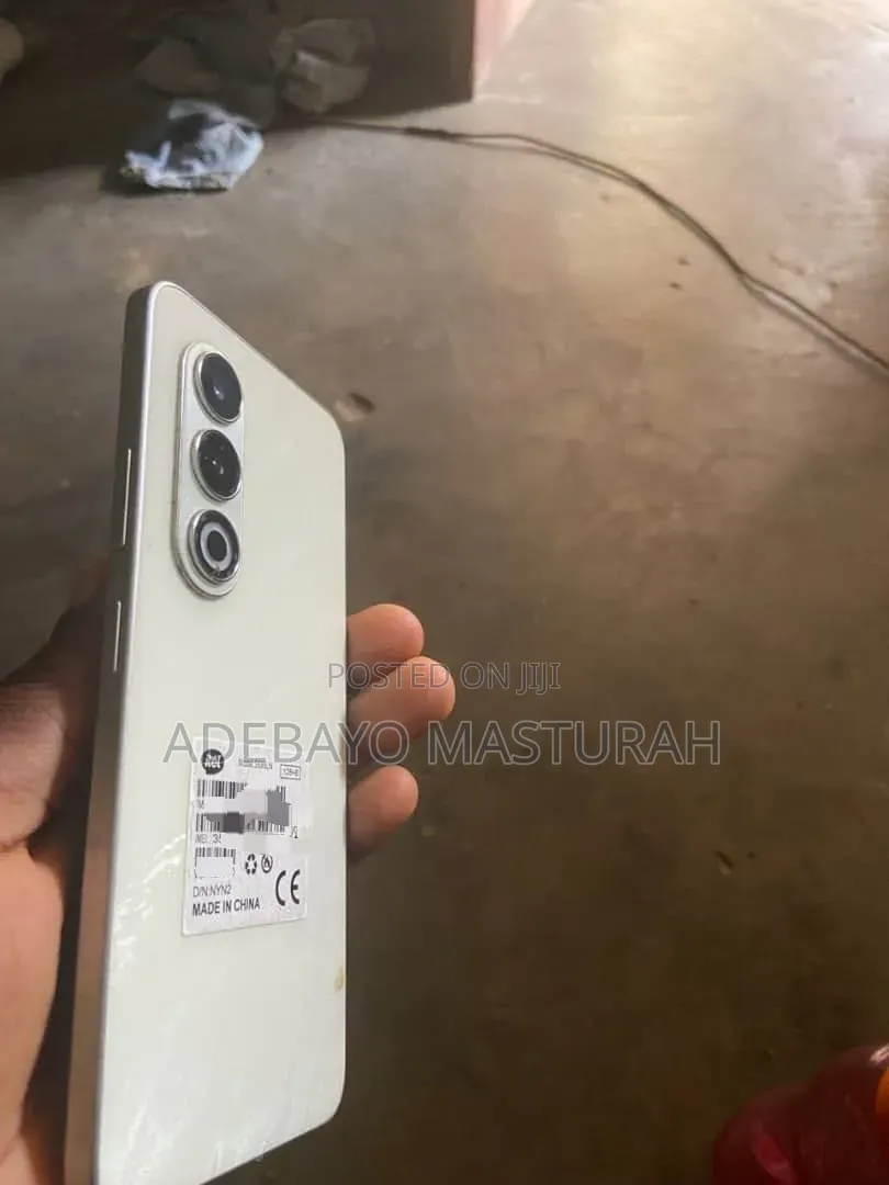 Itel S25 128 GB Silver