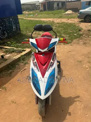 SYM Symnh 2018 White