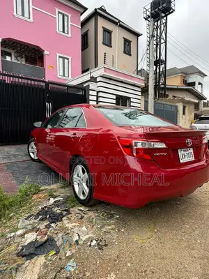 Toyota Camry SE 4dr Sedan (2.5L 4cyl 6A) 2013 Red
