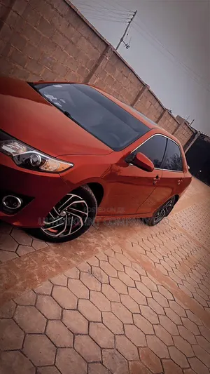 Toyota Camry SE 4dr Sedan (2.5L 4cyl 6A) 2013 Burgundy