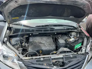 Toyota Sienna 2012 Silver