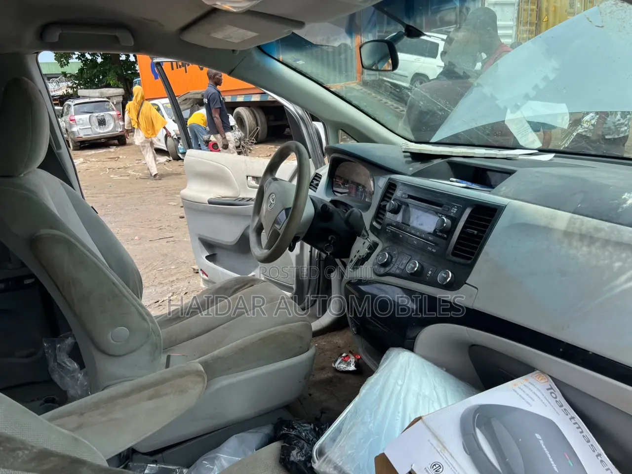 Toyota Sienna 2012 Silver