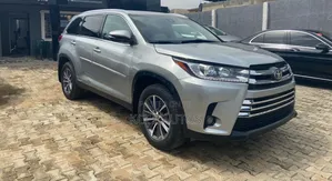 Toyota Highlander XLE 2019 Silver