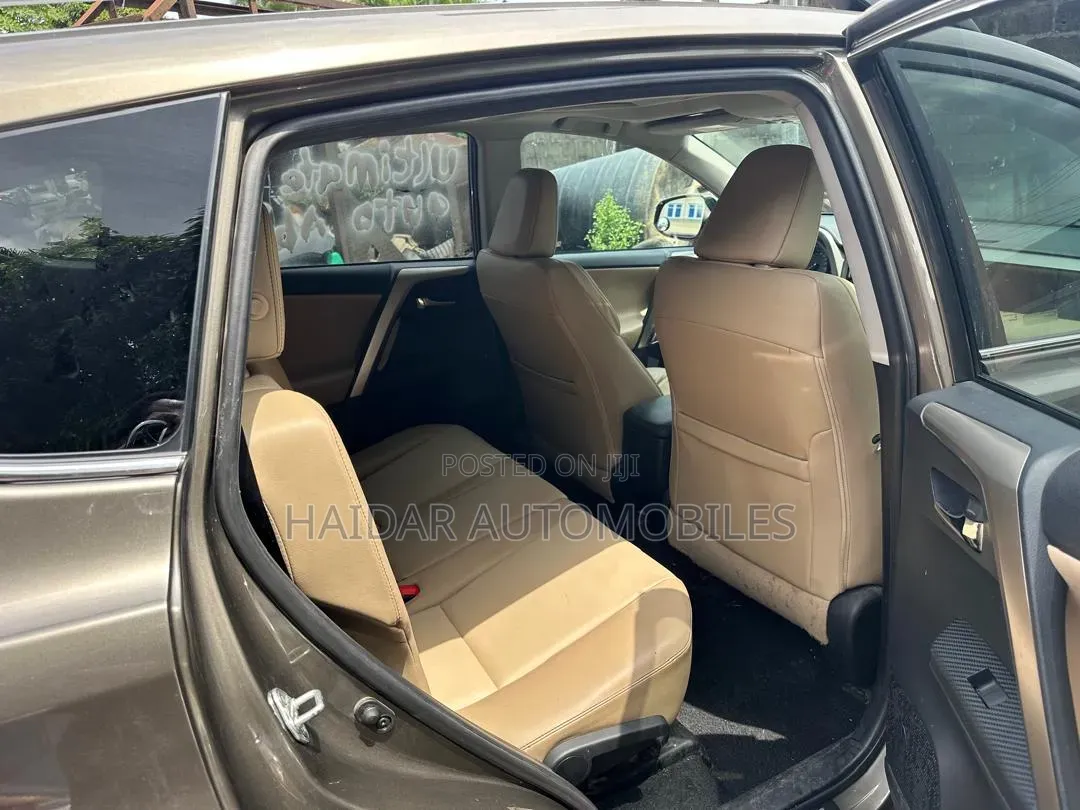 Toyota RAV4 2015 Gold
