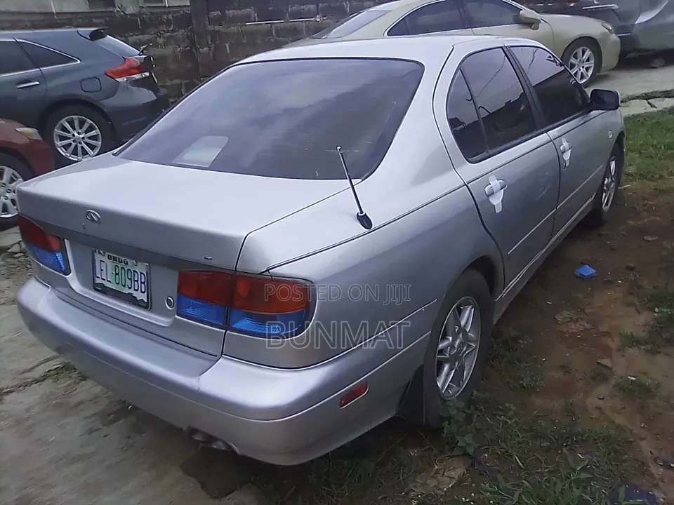 Infiniti M 2002 Silver