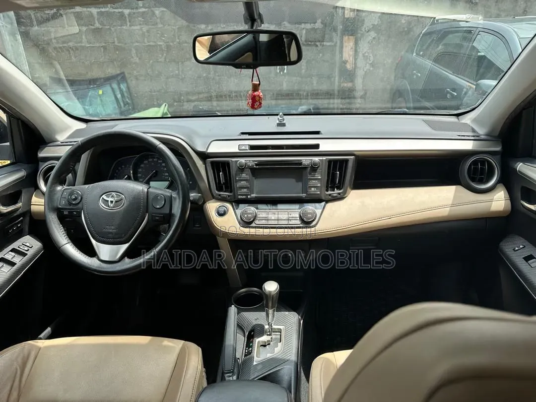 Toyota RAV4 2015 Gold