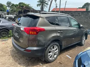 Toyota RAV4 2015 Gold