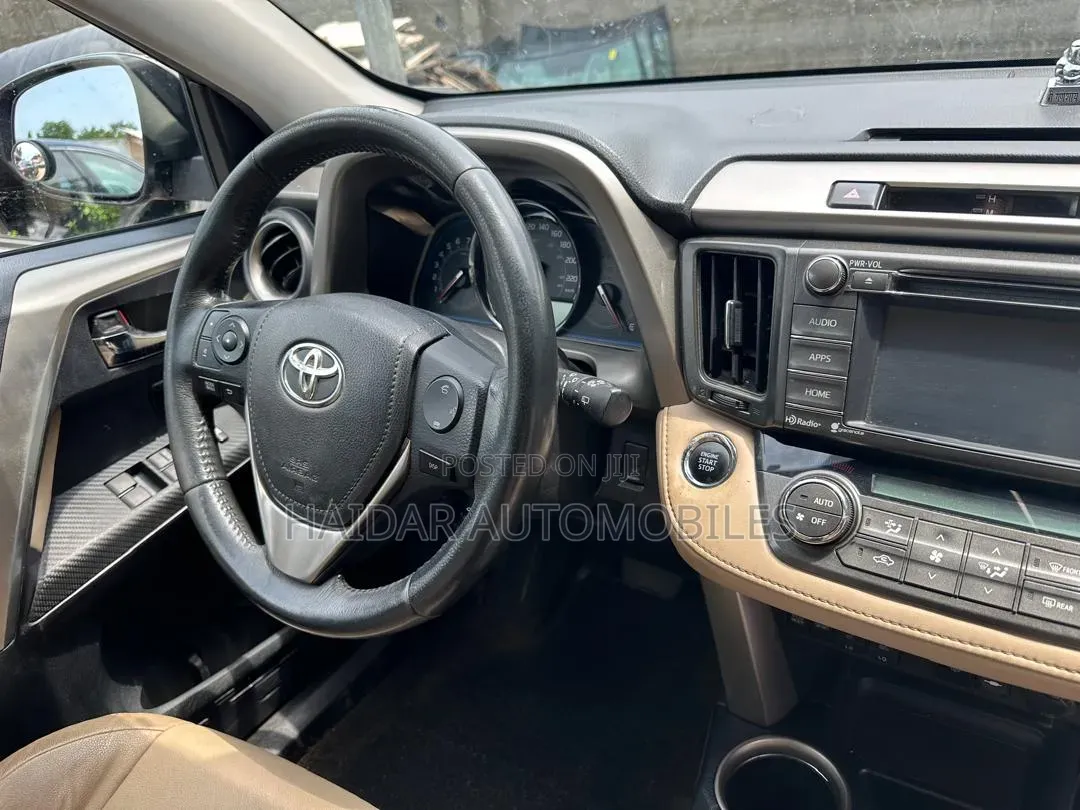 Toyota RAV4 2015 Gold
