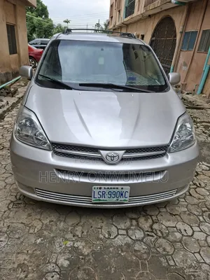 Toyota Sienna 2006 Gold