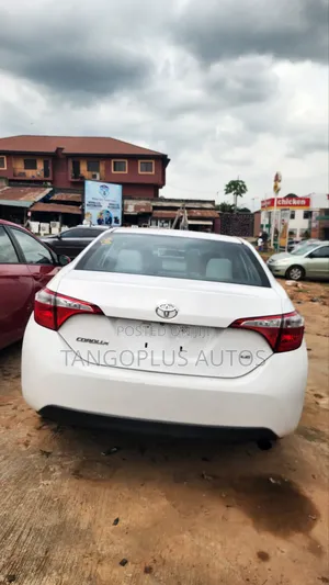 Toyota Corolla 2016 White