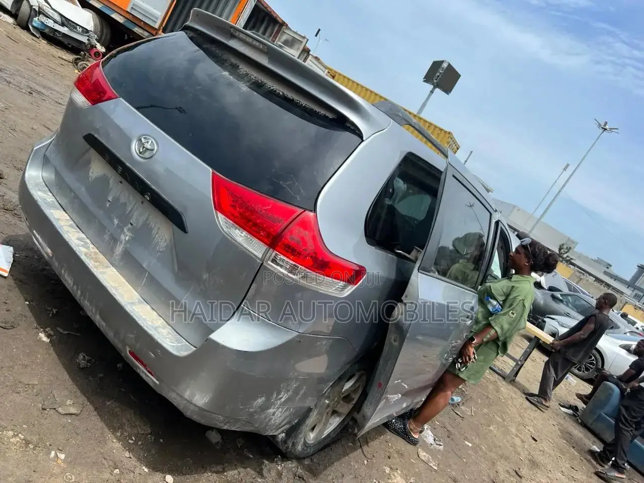 Toyota Sienna 2012 Silver