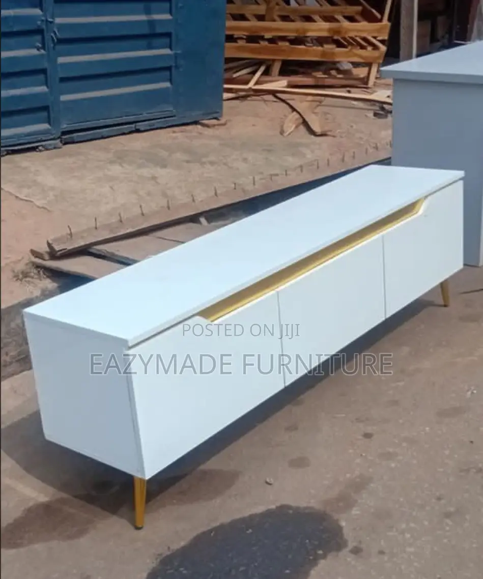 A Simple Tv Stand
