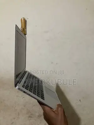 Laptop Apple MacBook Air 2015 4GB Intel Core i5 SSD 128GB