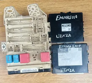 Interior Fusebox Toyota Venza Keyless 09-016