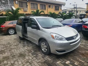 Toyota Sienna 2004 Silver