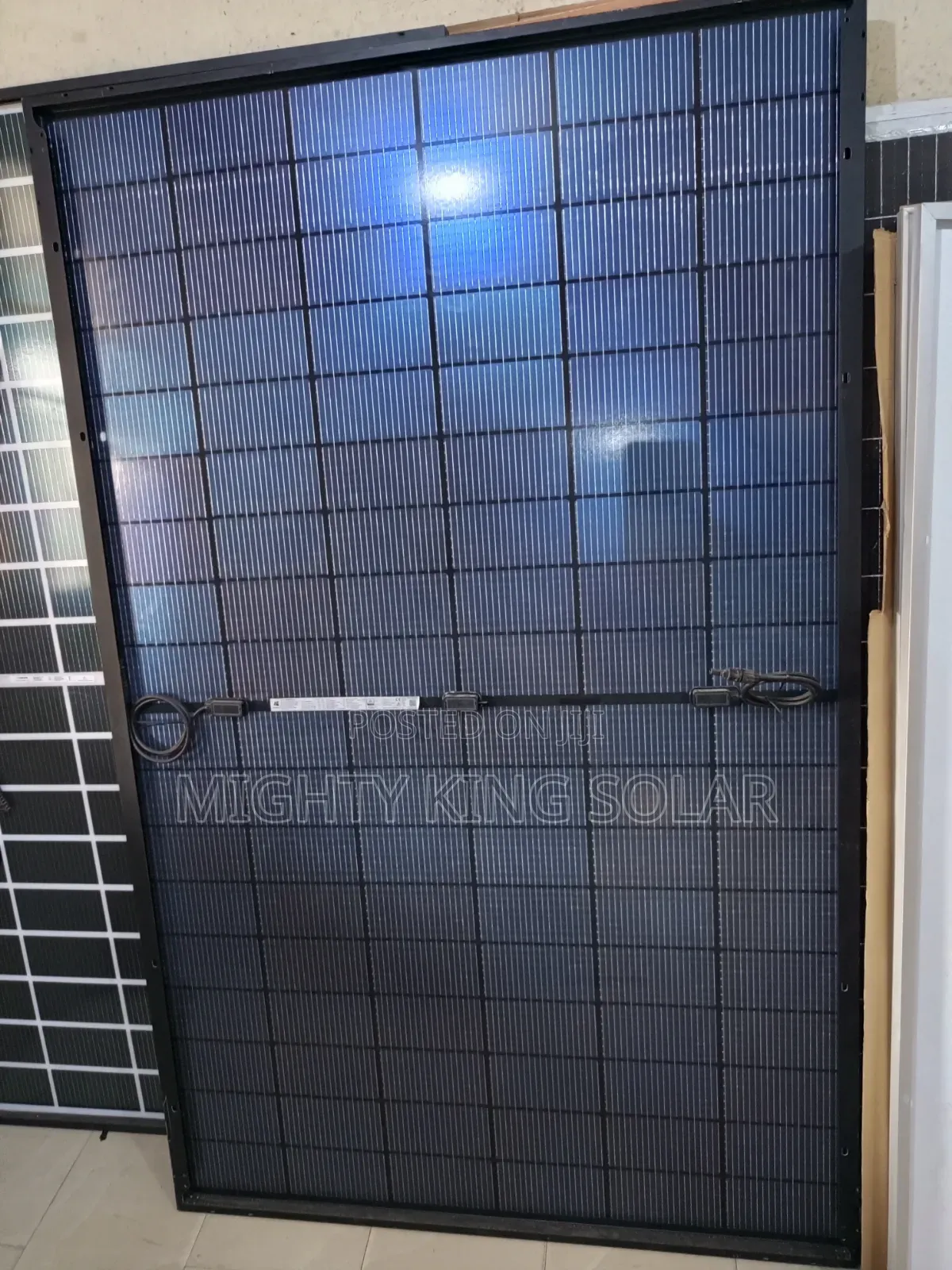 550w Plus 20 Box Bar Black and Bifacial Panel