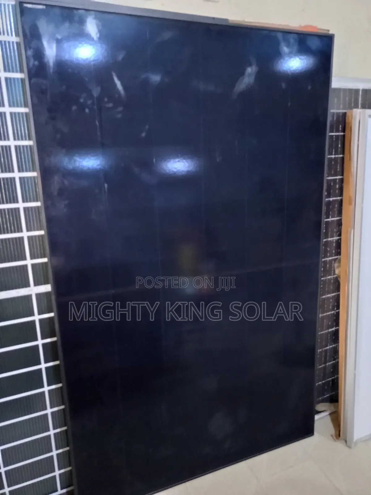 550w Plus 20 Box Bar Black and Bifacial Panel