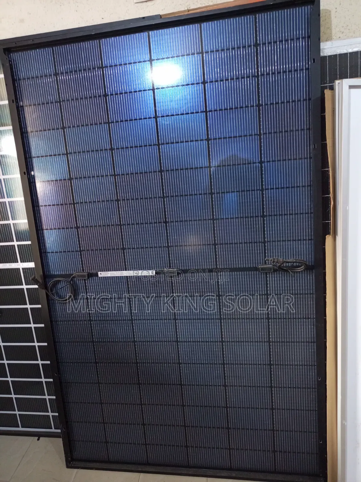 550w Plus 20 Box Bar Black and Bifacial Panel