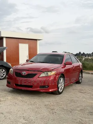Toyota Camry SE V6 4dr Sedan (3.5L 6cyl 6A) 2011 Red