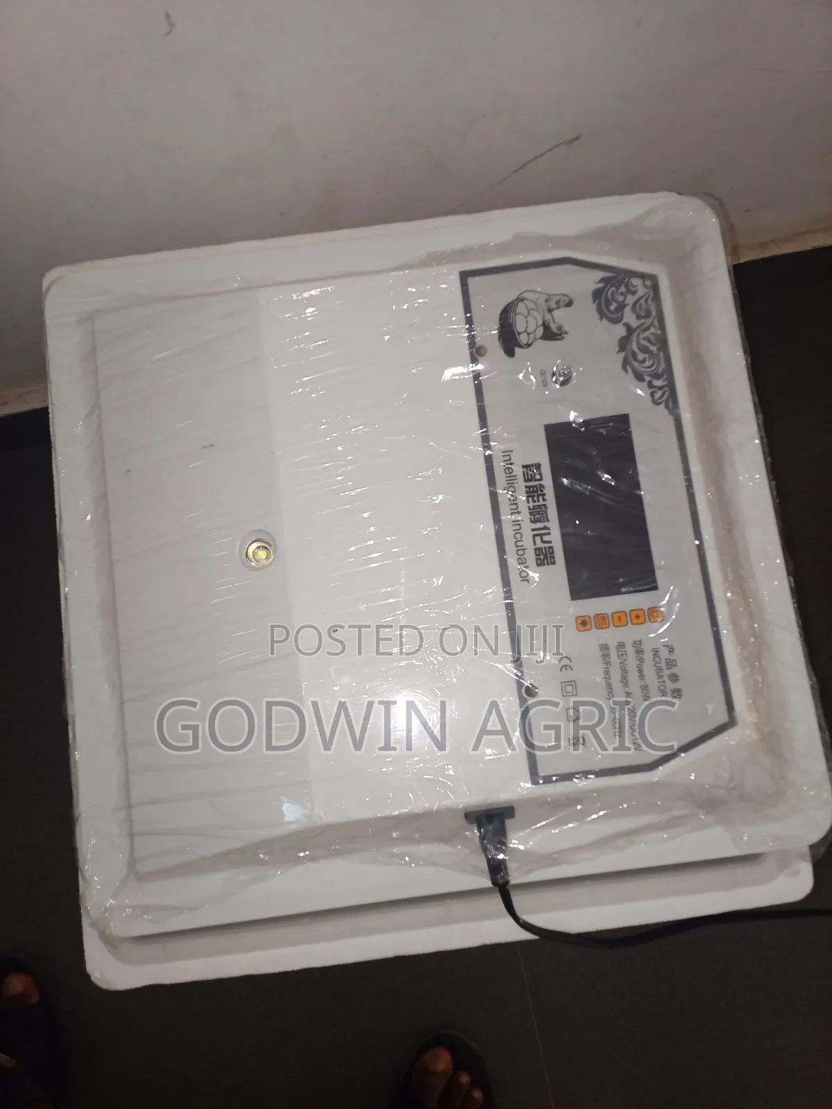 104 Eggs Incubator
