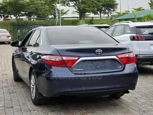 Toyota Camry LE 4dr Sedan (2.5L 4cyl 6A) 2016 Blue