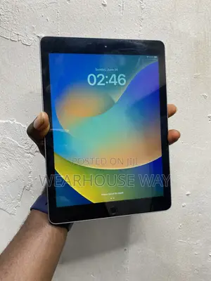 Apple iPad 9.7 32 GB Black