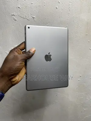 Apple iPad 9.7 32 GB Black