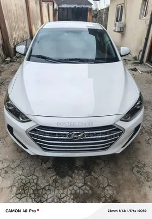 Hyundai Elantra 2018 White