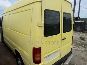 Volkswagen LT 2007 Yellow